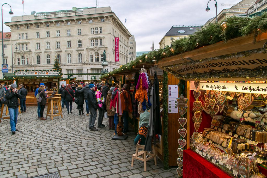 Altwiener Christkindlmarkt auf der Freyung Wien