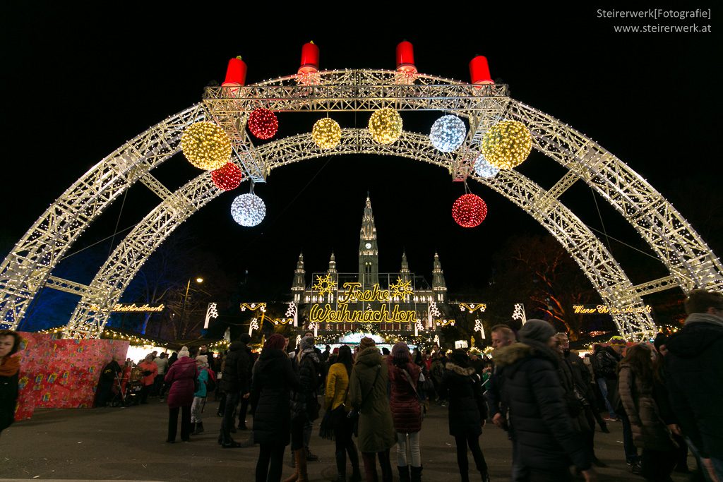 Christkindlmarkt in Wien vor dem Rathaus