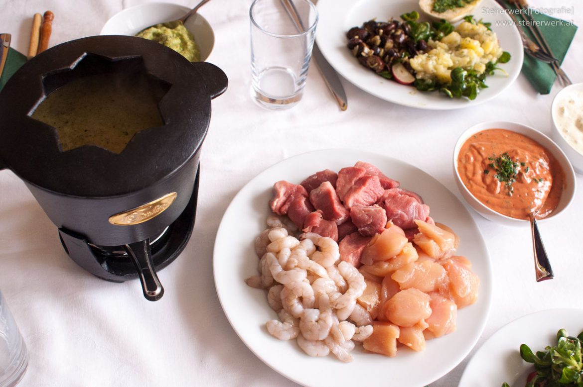 Fondue &amp; Raclette Essen: Beliebt zu Silvester - Zutaten &amp; Rezepte